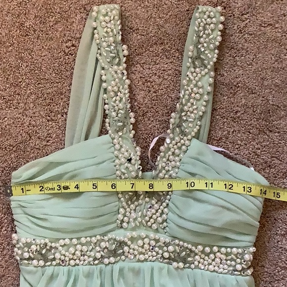 City Studio Formal Jeweled Green Gown Size 5 Junior - Picture 9 of 11